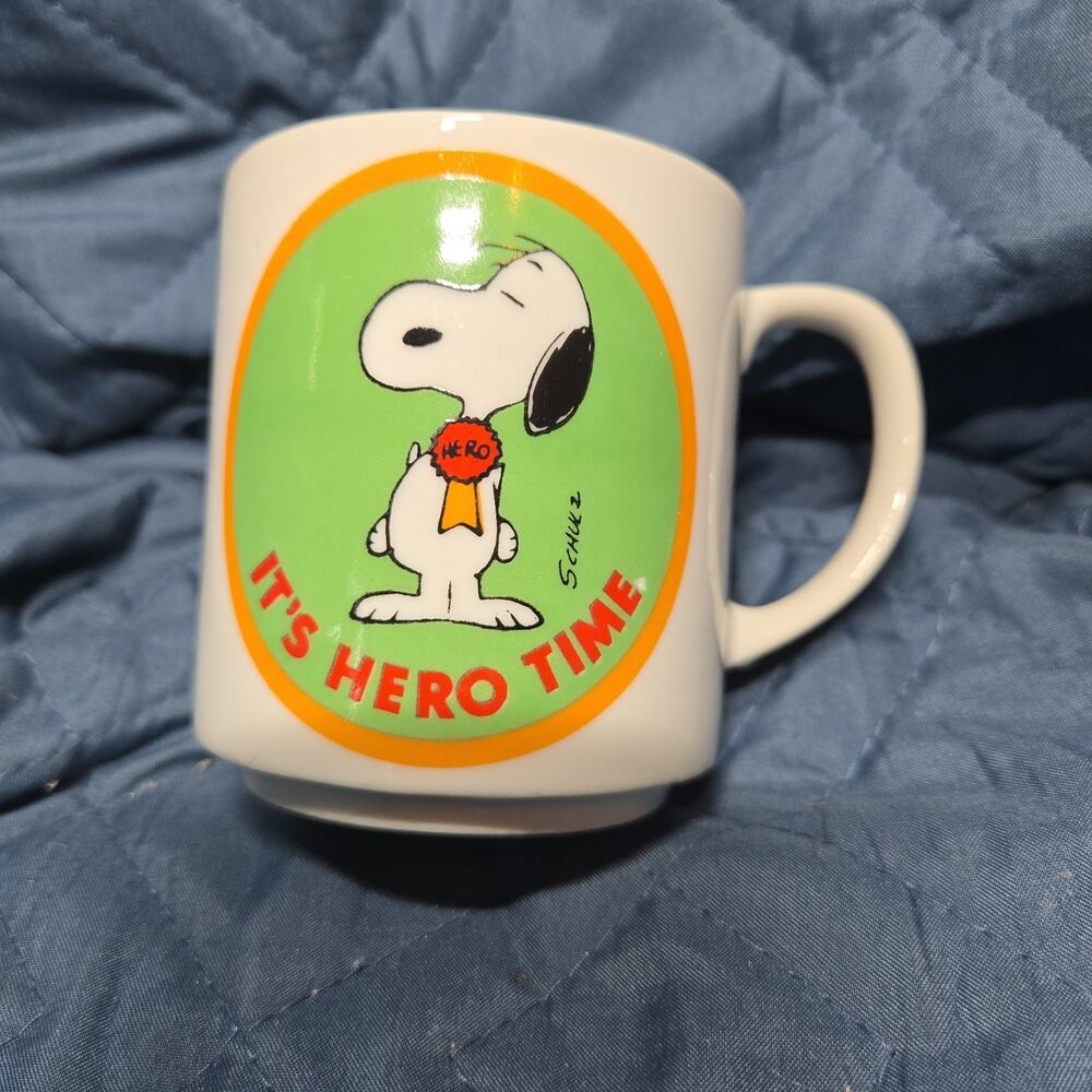 Vintage Peanuts Snoopy Small Coffee Mug "It's Hero Time"